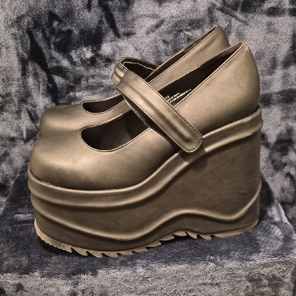 Demonia Gray Platform Mary Jane Shoes - Picture 4 of 6